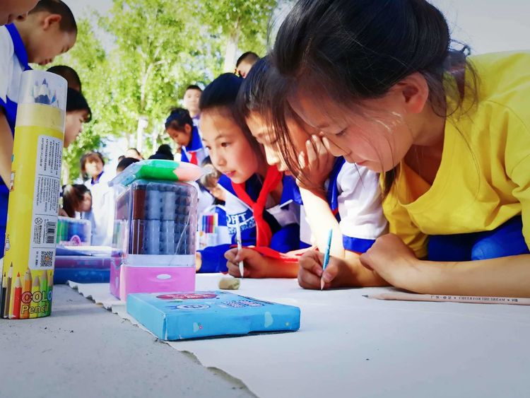 恩格贝镇中心小学