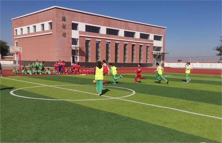 展旦召苏木中心小学